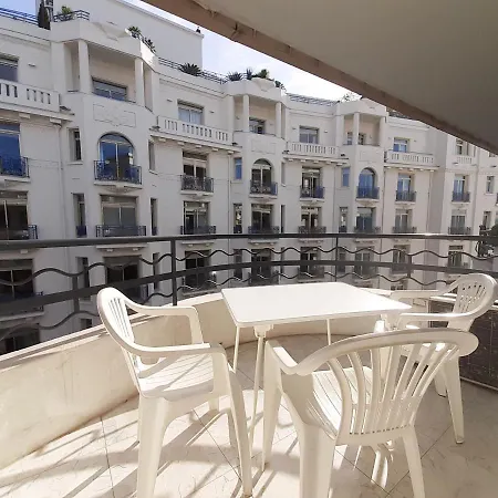 Palais Des Iles * Cannes